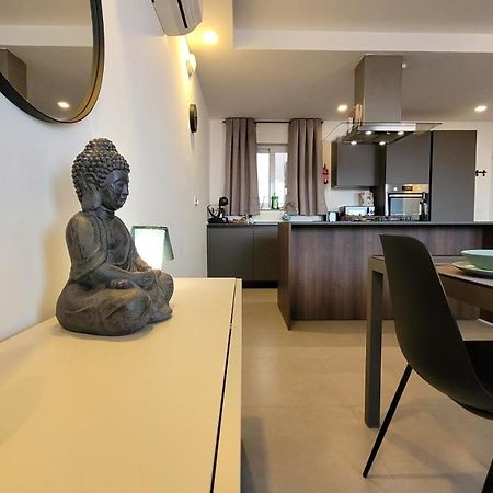 Stylish - Modern - Large Terrace - 2 Bed - 200 M From Sea - Fully Air Con Διαμέρισμα Σεντ Πόλς Μπέι Εξωτερικό φωτογραφία