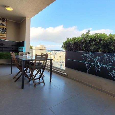 Stylish - Modern - Large Terrace - 2 Bed - 200 M From Sea - Fully Air Con Διαμέρισμα Σεντ Πόλς Μπέι Εξωτερικό φωτογραφία