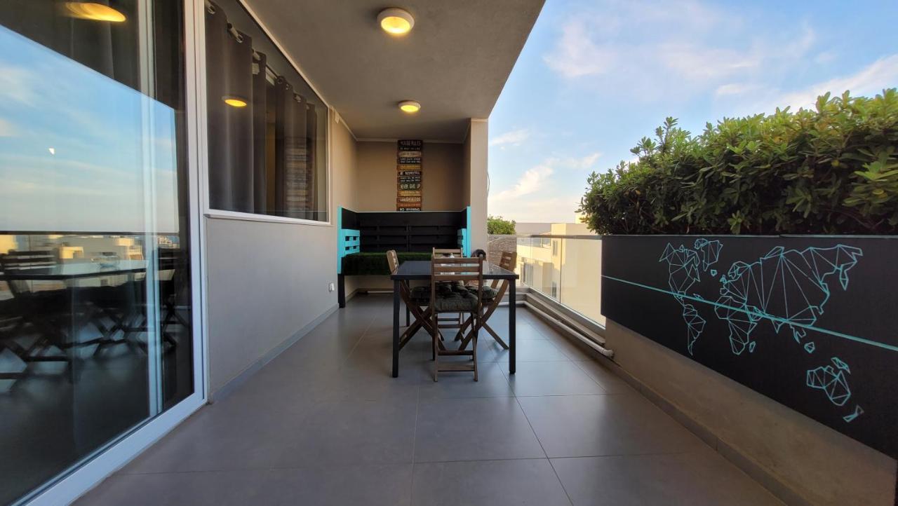 Stylish - Modern - Large Terrace - 2 Bed - 200 M From Sea - Fully Air Con Διαμέρισμα Σεντ Πόλς Μπέι Εξωτερικό φωτογραφία