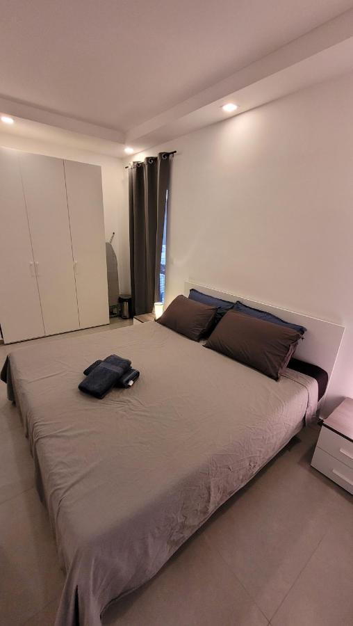 Stylish - Modern - Large Terrace - 2 Bed - 200 M From Sea - Fully Air Con Διαμέρισμα Σεντ Πόλς Μπέι Εξωτερικό φωτογραφία