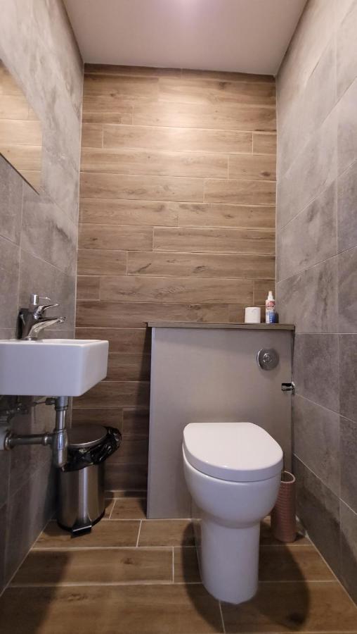 Stylish - Modern - Large Terrace - 2 Bed - 200 M From Sea - Fully Air Con Διαμέρισμα Σεντ Πόλς Μπέι Εξωτερικό φωτογραφία